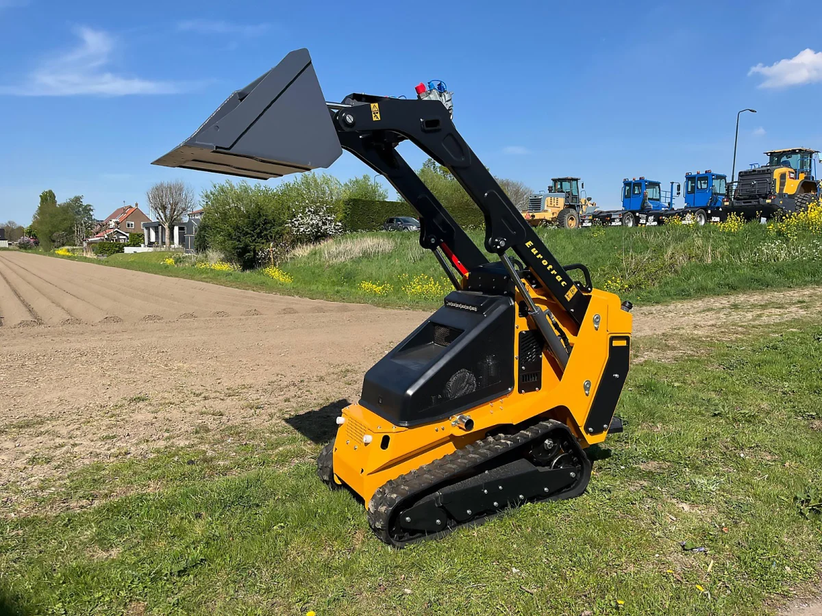 Eurotrac SK10 Skid Steer Lader Hoflader – Bild 7