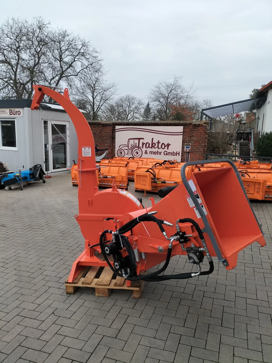 Holzhäcksler Brawn 160 mit hydr. Einzug