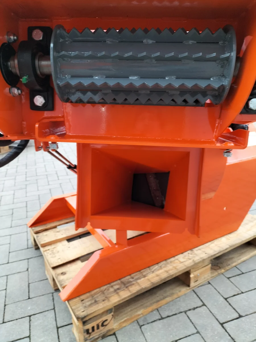 Holzhäcksler Brawn 160 mit hydr. Einzug – Bild 5