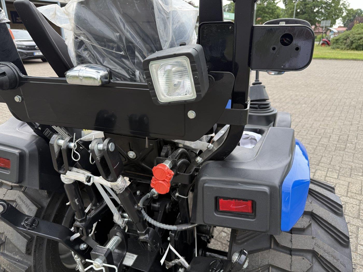 Solis Kompakttraktor 26 9+9 Vorführer mit Industriebereifung -sofort verfügbar – Bild 5