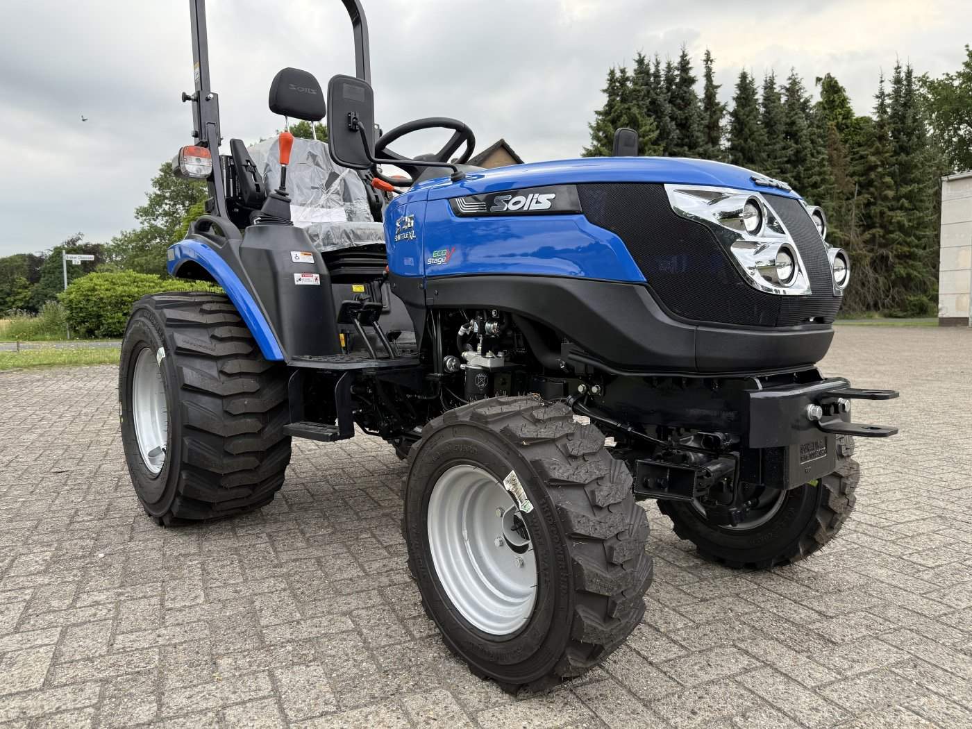 Solis Kompakttraktor 26 9+9 Vorführer mit Industriebereifung -sofort verfügbar – Bild 9